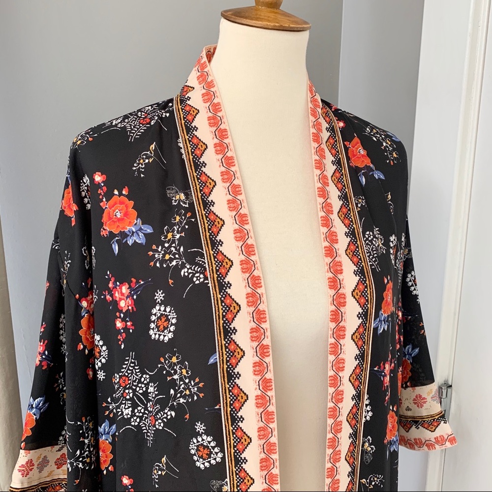 Max Studio floral kimono w/ contrast band detail